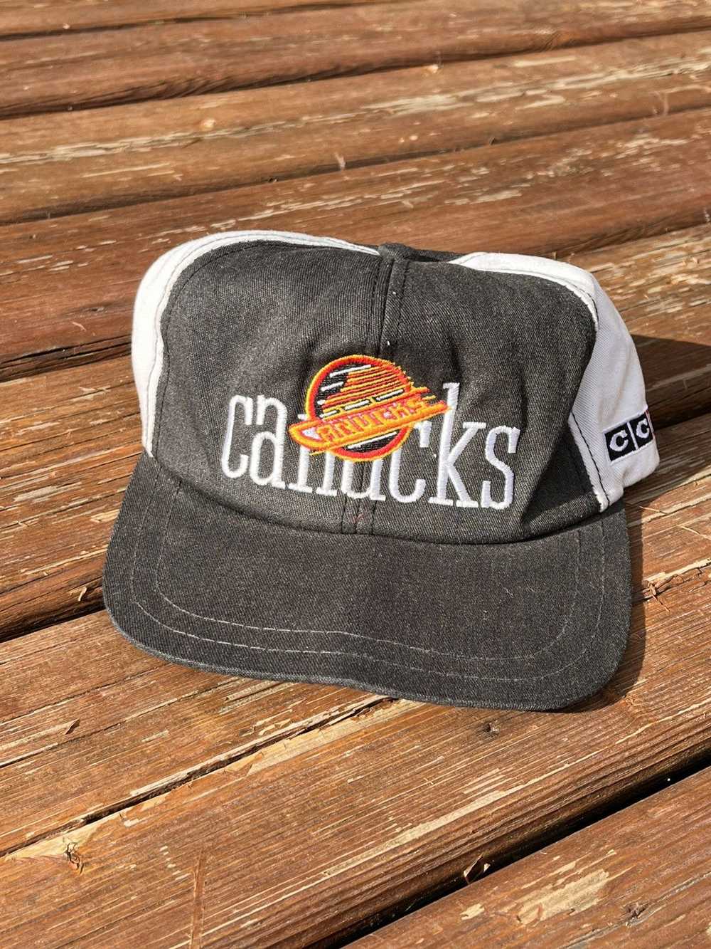 Ccm × NHL × Vintage 90’s Vancouver Canucks CCM Vi… - image 1