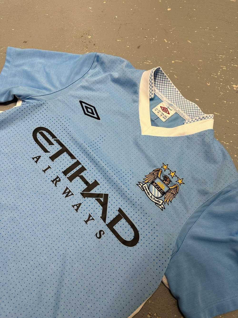 Soccer Jersey × Umbro × Vintage Manchester City 2… - image 2