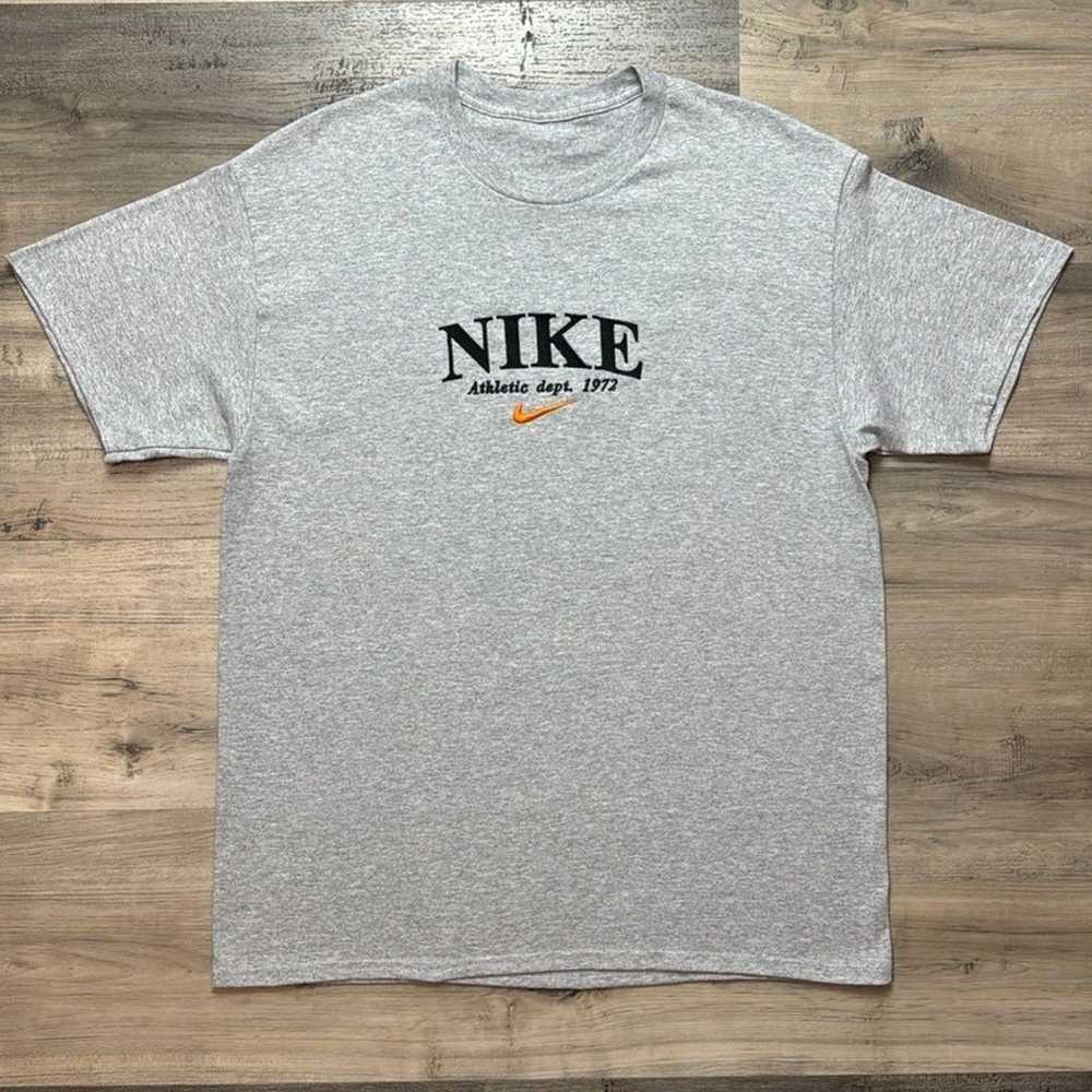 Mens Gray Nike T-Shirt Size Medium - image 2