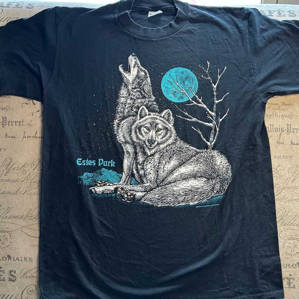 Vintage Estes Park Wolves Howling Single Stitch T… - image 1