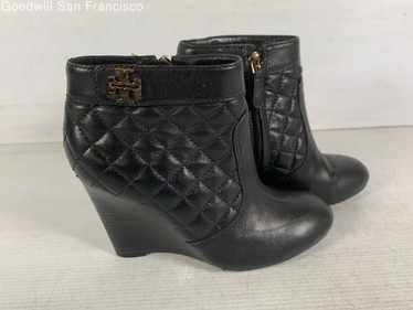 Tory Burch Womens Black Leather Quilted Round Toe… - image 1