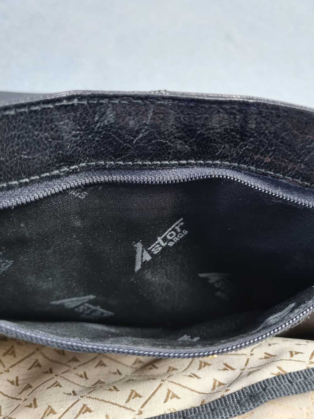 Leather × Luxury × Vintage Astor Leather Bag Herm… - image 10
