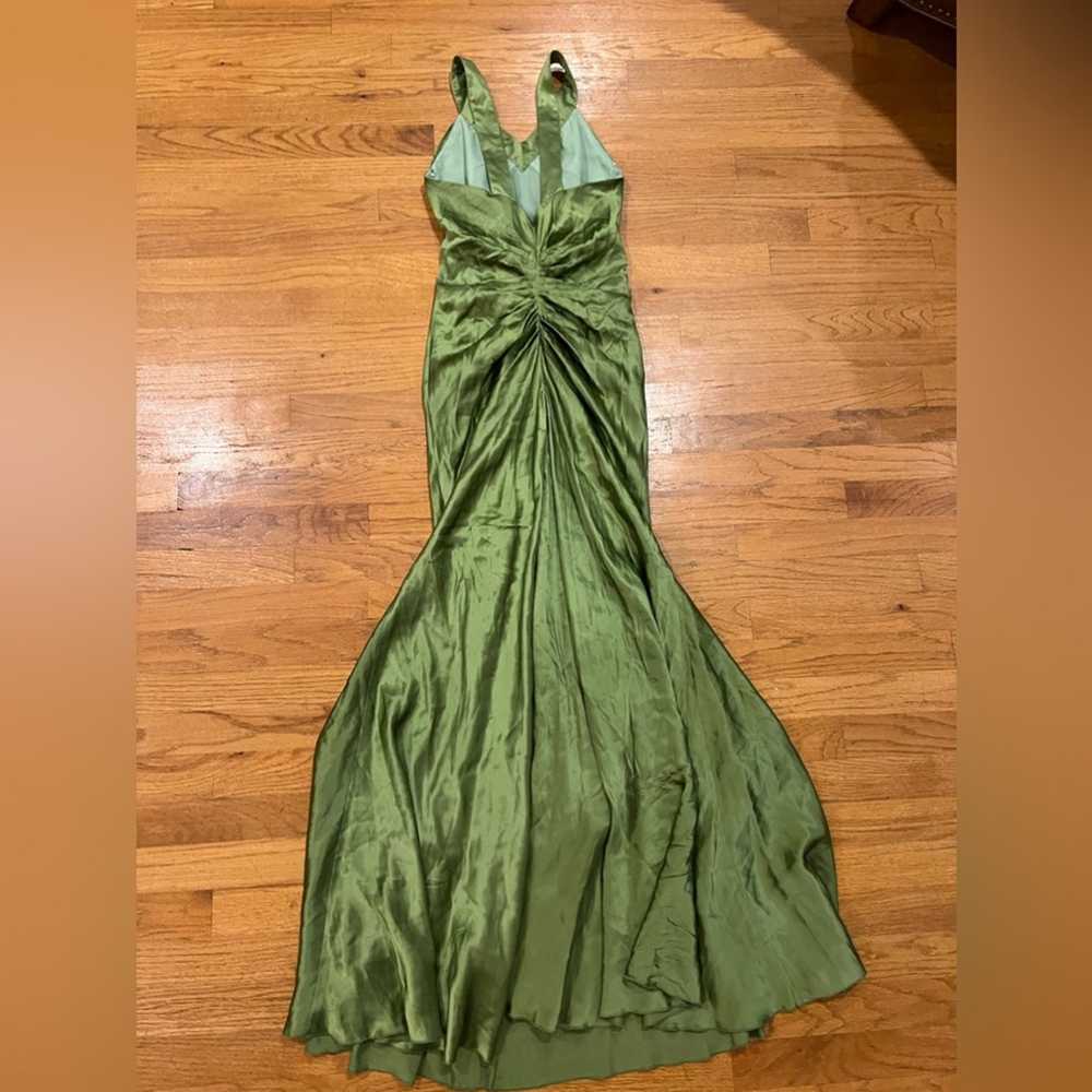 Jovani Formal Green 100% Silk Gown size 0 Prom Me… - image 2