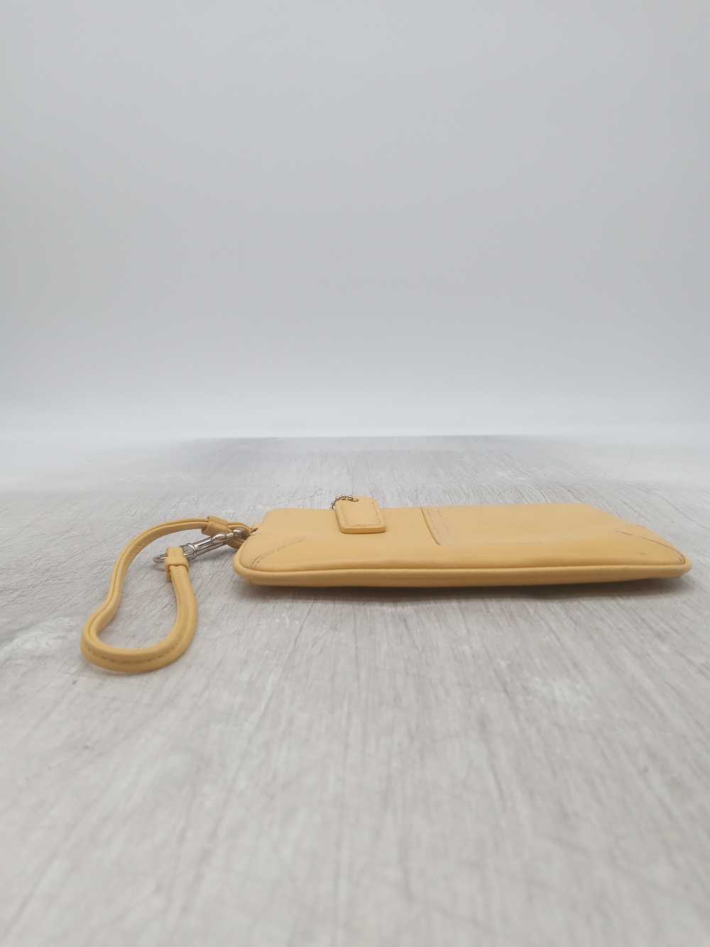 Coach Vintage Yellow Leather Wristlet Handbag Pur… - image 3