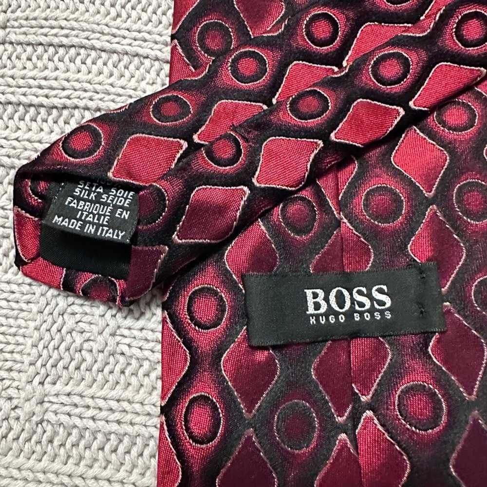 Hugo Boss maroon red abstract print silk tie - image 3