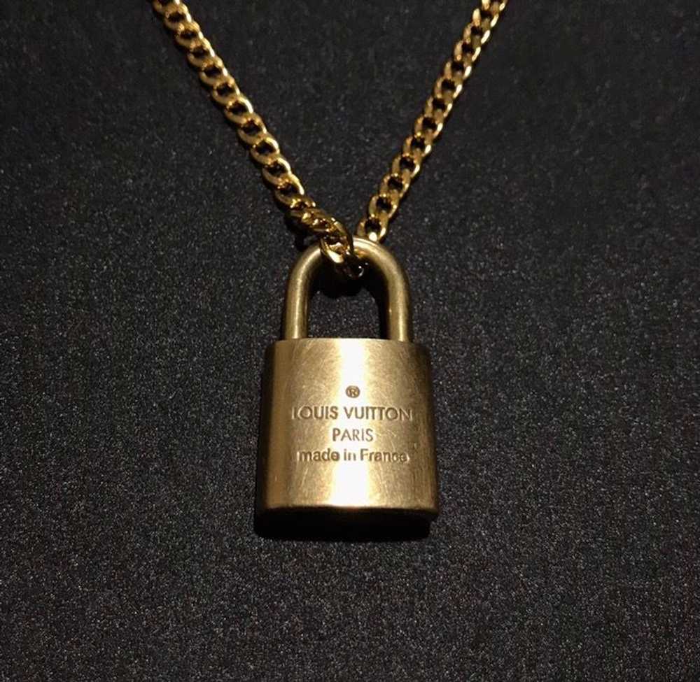 Louis Vuitton Louis Vuitton Lock & Gold Necklace - image 3