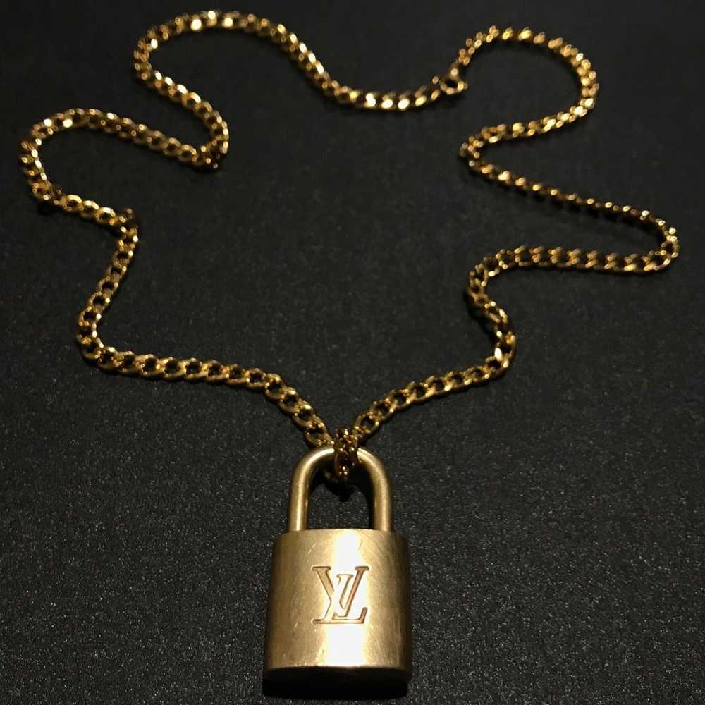 Louis Vuitton Louis Vuitton Lock & Gold Necklace - image 2