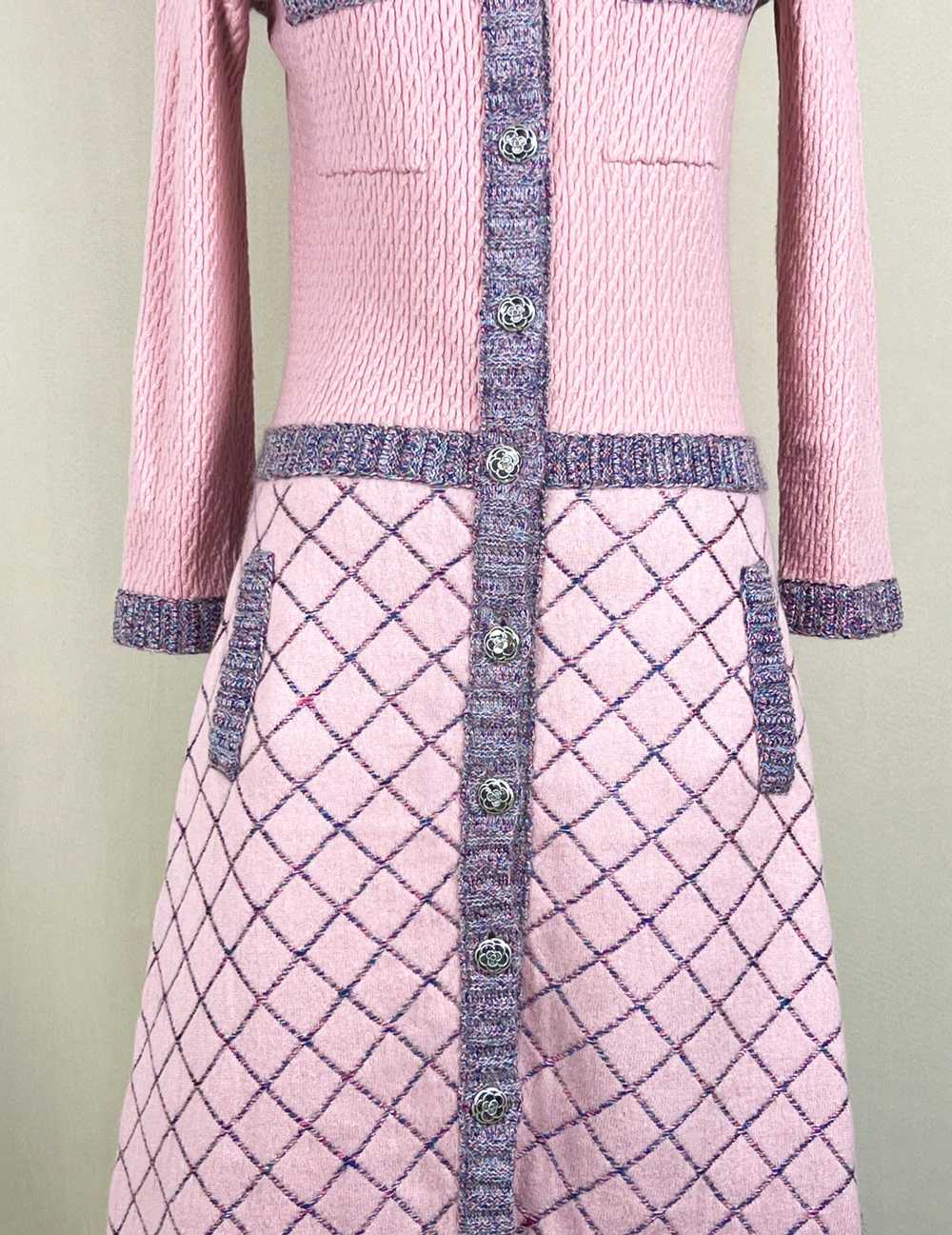 Product Details Chanel Pink Knitted Dress with Ca… - image 4