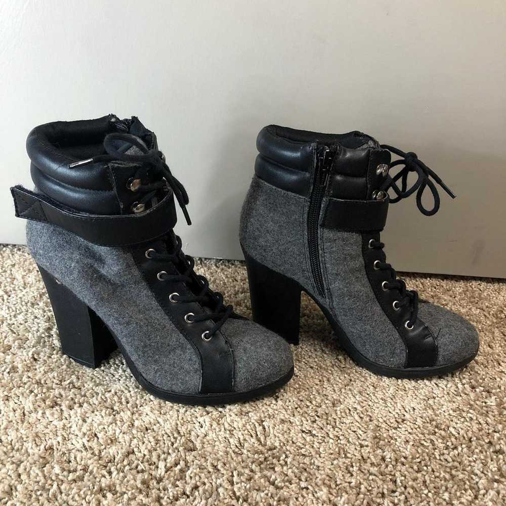 Women’s Grey and Black Wool Juicy Couture Booties - image 2