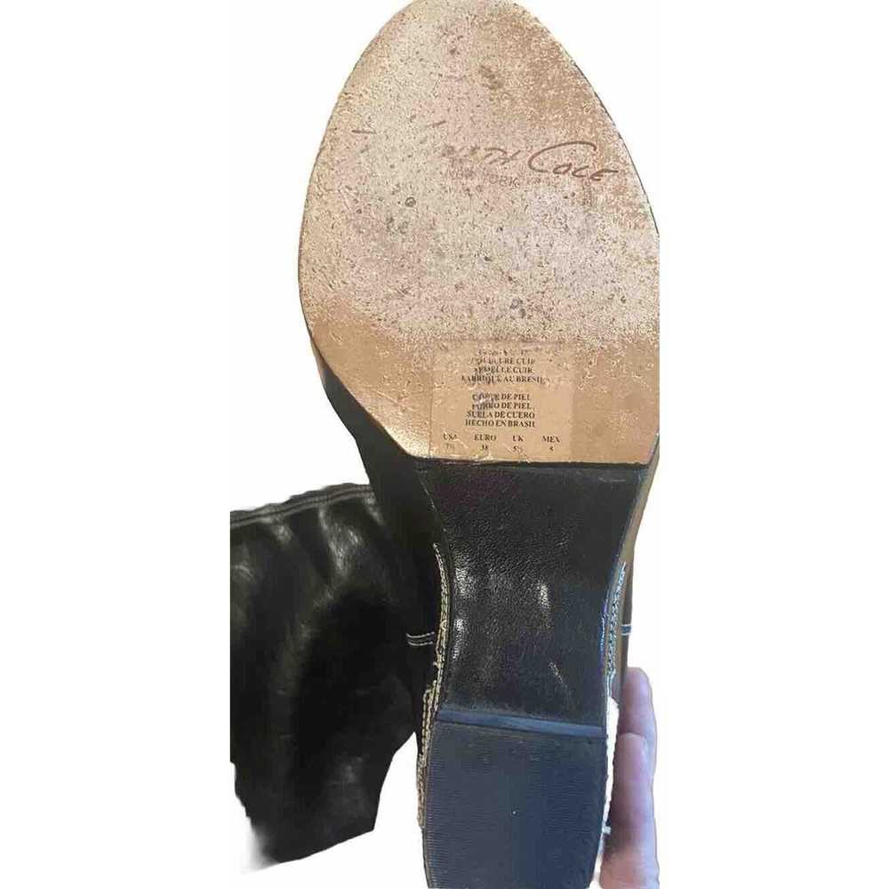 Vtg Y2K Kenneth Cole Black Leather Platform Embro… - image 4