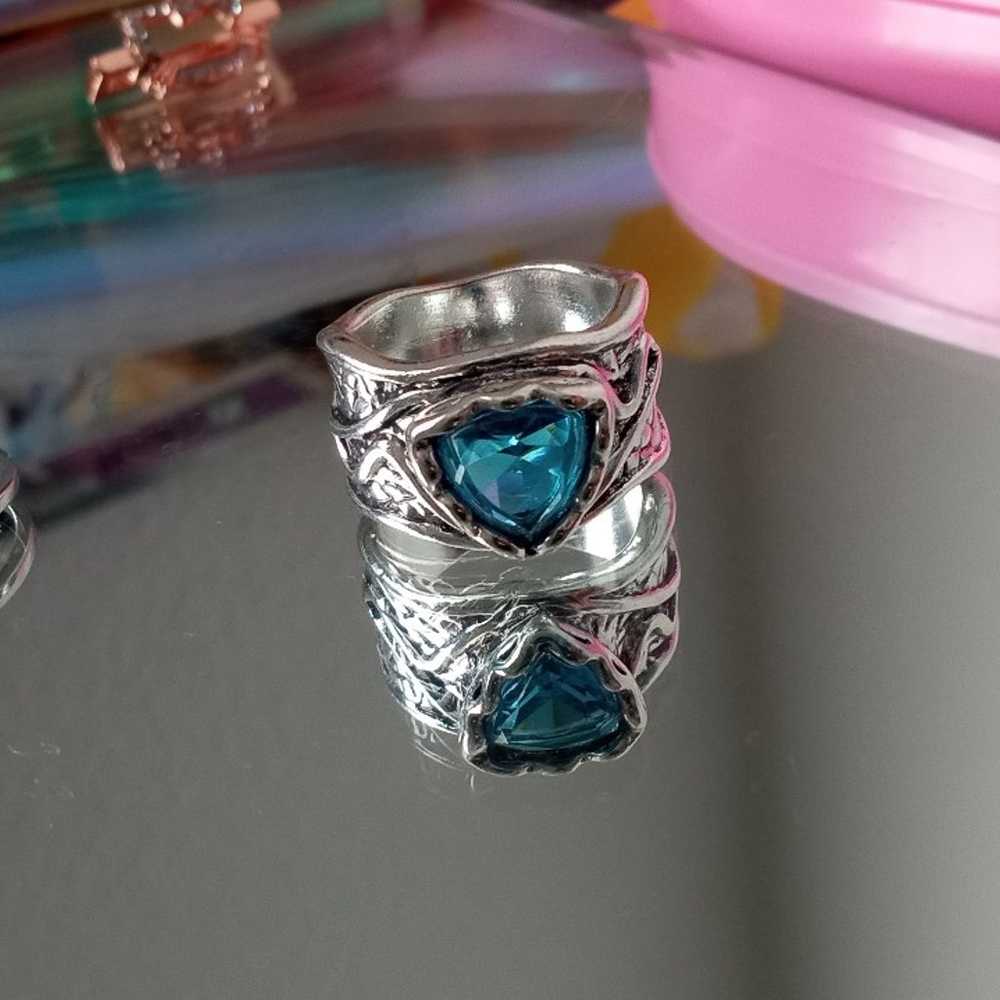 Vintage style Teal/ Turquoise gemstone ring - image 10