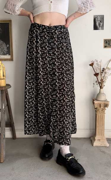 1990s Thin Black Floral Skirt (S/M)