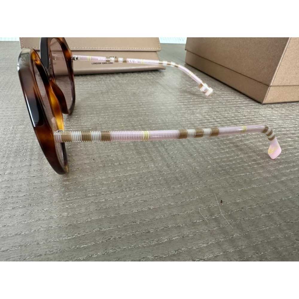 Burberry Sunglasses - image 10