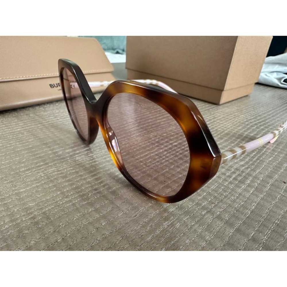 Burberry Sunglasses - image 9