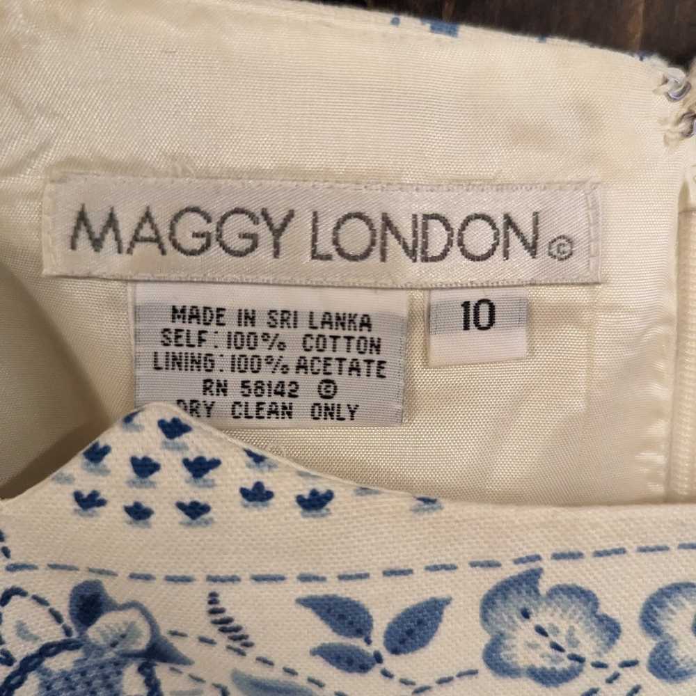 Vintage Maggy London women's size 10 blue and whi… - image 4