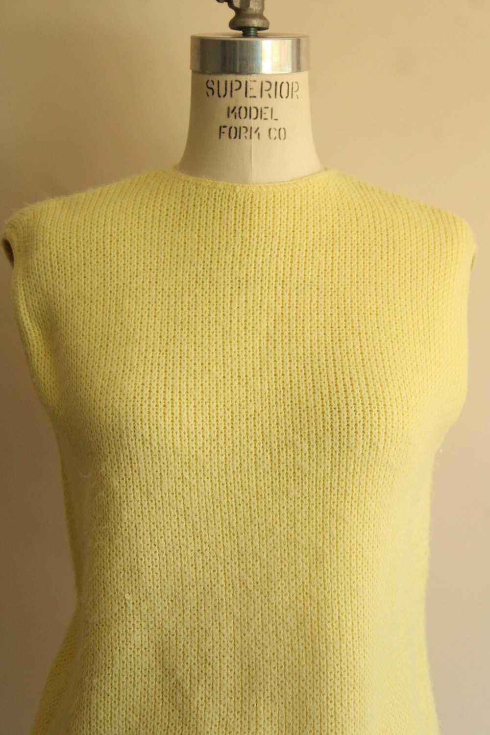 Vintage 1960s Classic Creations Yellow Knit Sweat… - image 2