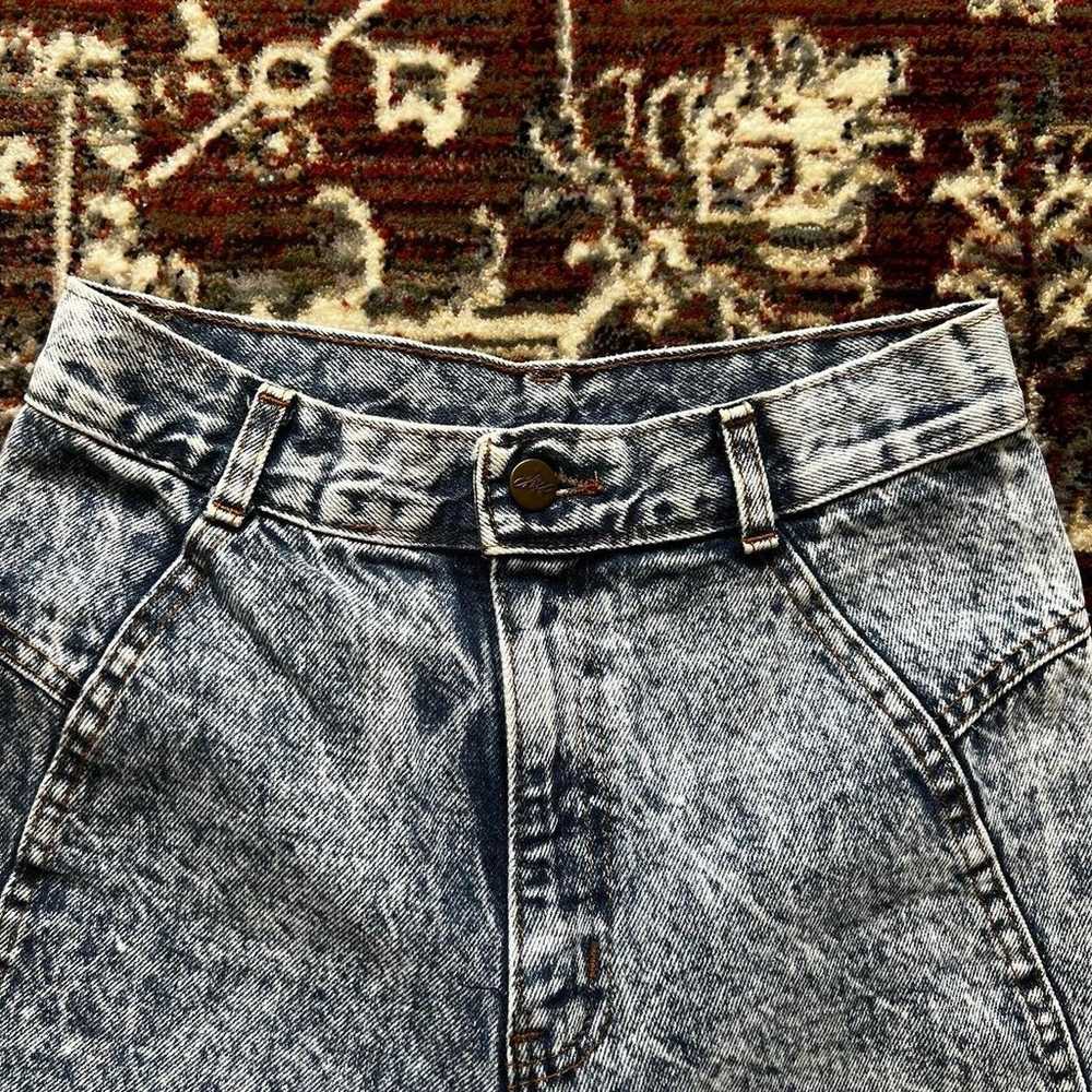 Vintage 1980s acid wash jeans - image 2