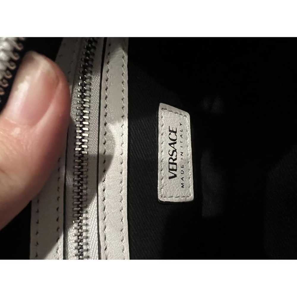 Versace La Medusa leather crossbody bag - image 12