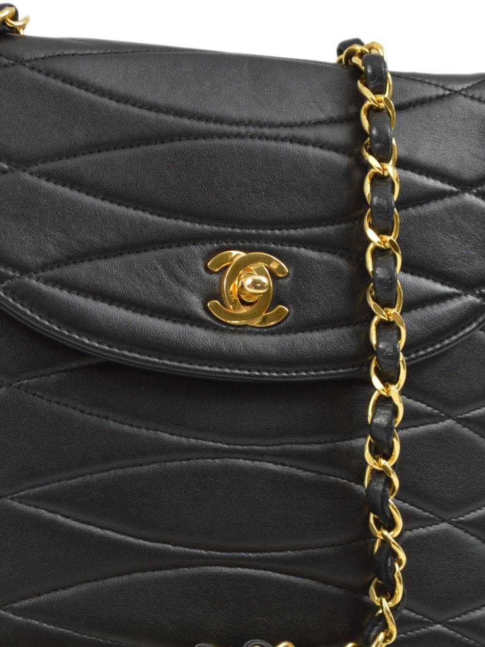 CHANEL Pre-Owned 1990 quilted shoulder bag - Black - image 3