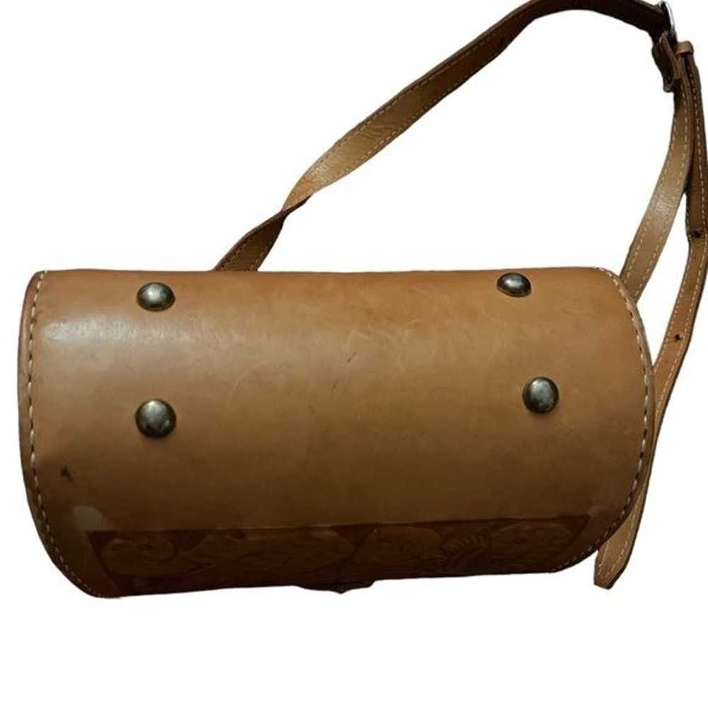 Vintage leather tooled purse - image 3