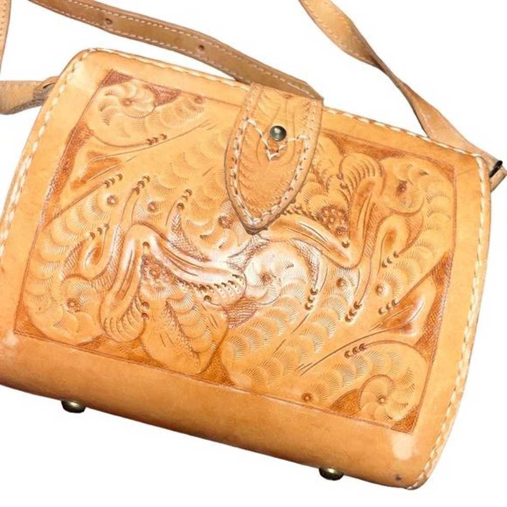 Vintage leather tooled purse - image 4