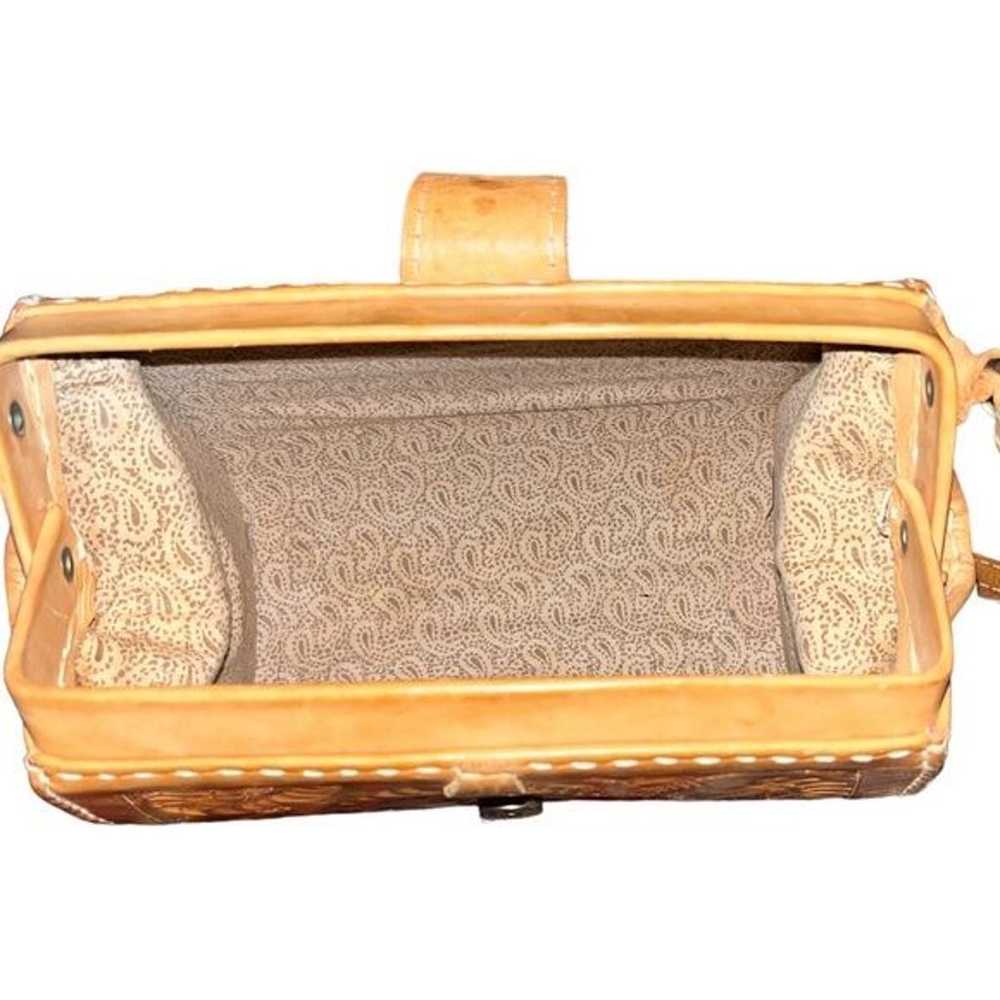Vintage leather tooled purse - image 5