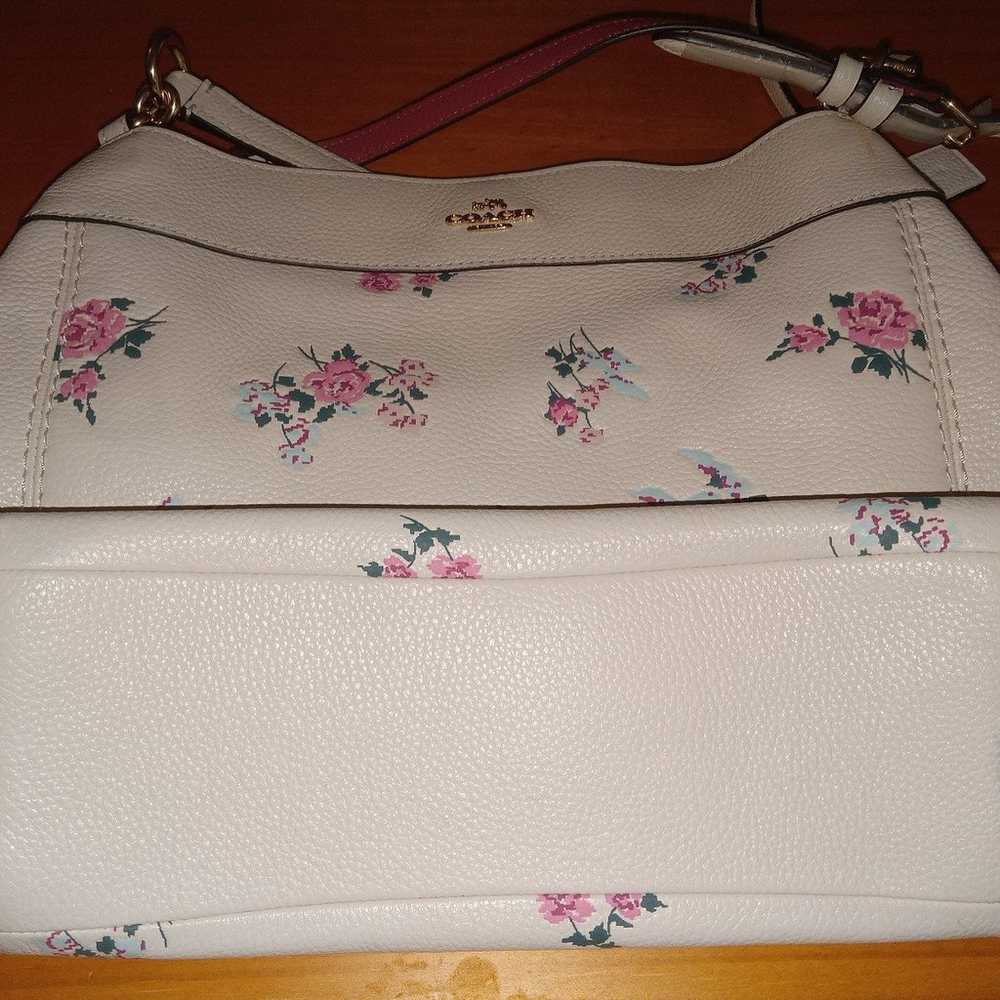 Very pretty Coach flower floral crossbody handbag… - image 4