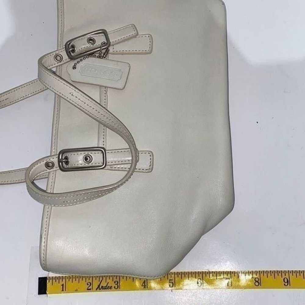 Coach Women's White Zipper Top Leather Tote Handb… - image 12