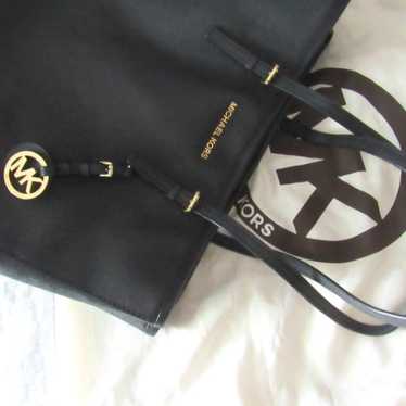 Michael Kors MK Black Shoulder Bag Jet Set Travel 
