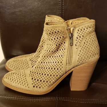 Esprit perforated booties size 9 - image 1