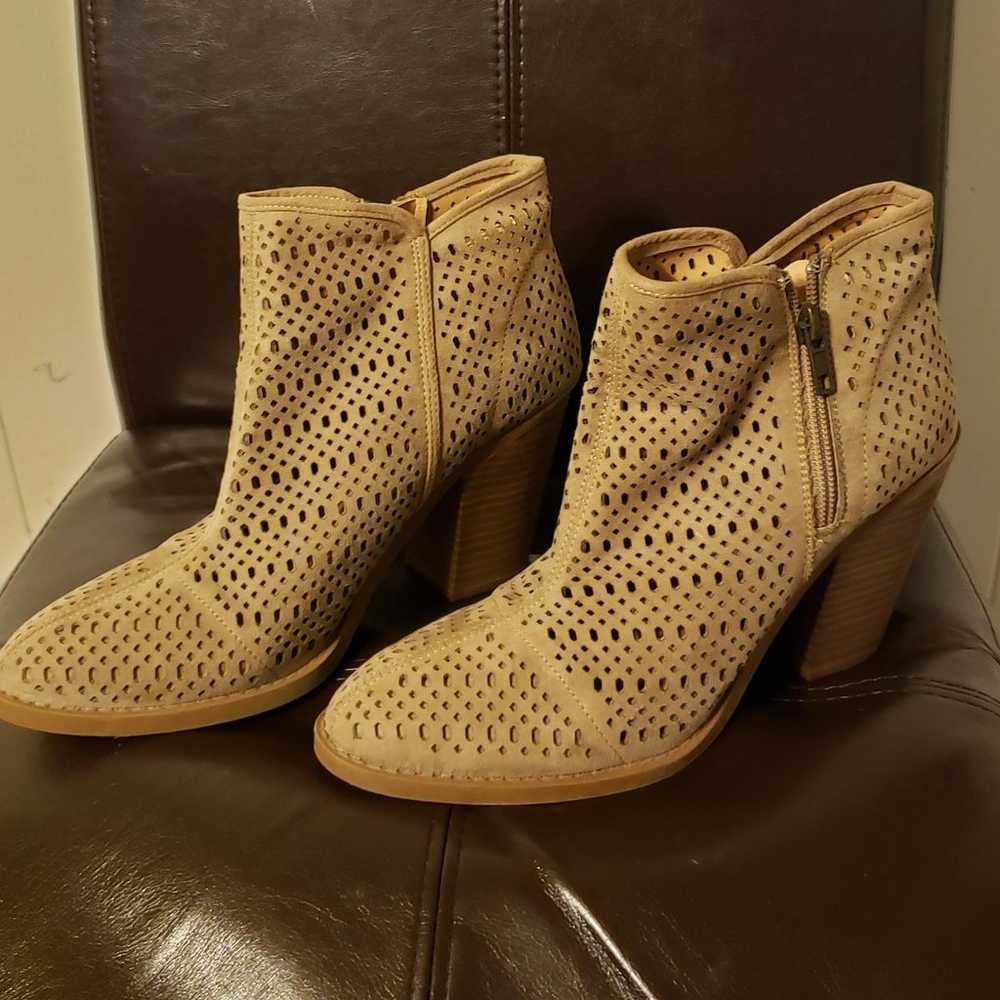 Esprit perforated booties size 9 - image 3
