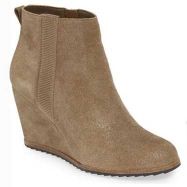 Linea Paolo Winslet Wedge Suede Tan Shimmer Bootie