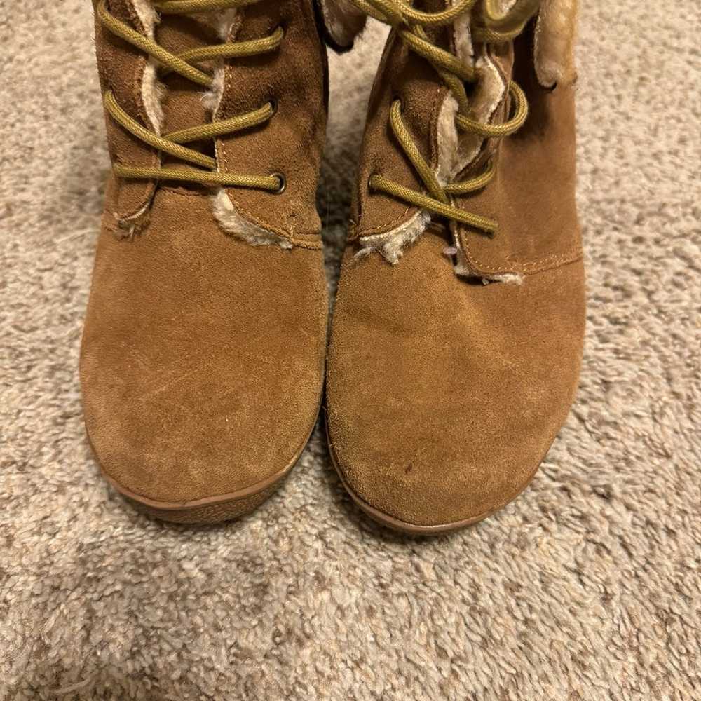 Bearpaw shearling wedge lace up boots size 10 - image 3