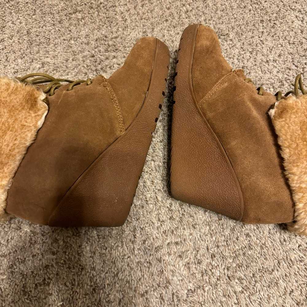 Bearpaw shearling wedge lace up boots size 10 - image 5
