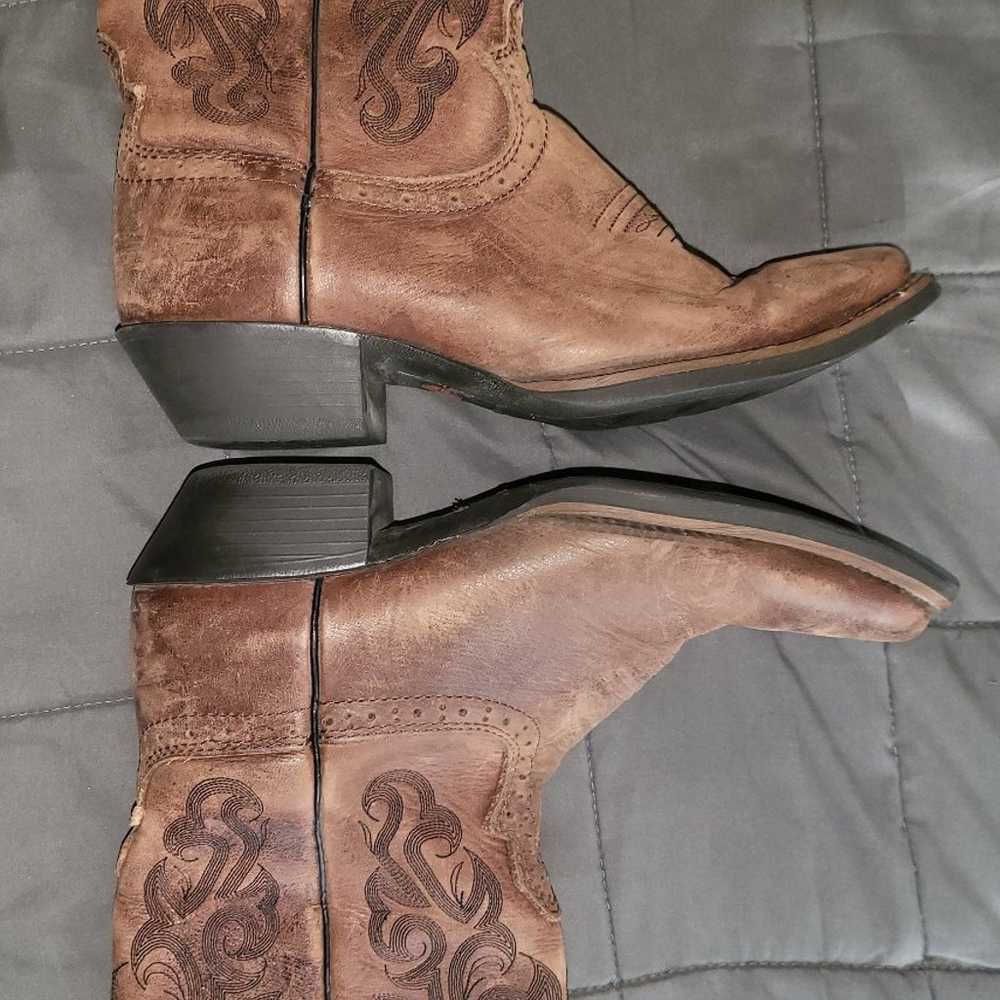 JUSTIN COWGIRL BOOTS SIZE 8 - image 1