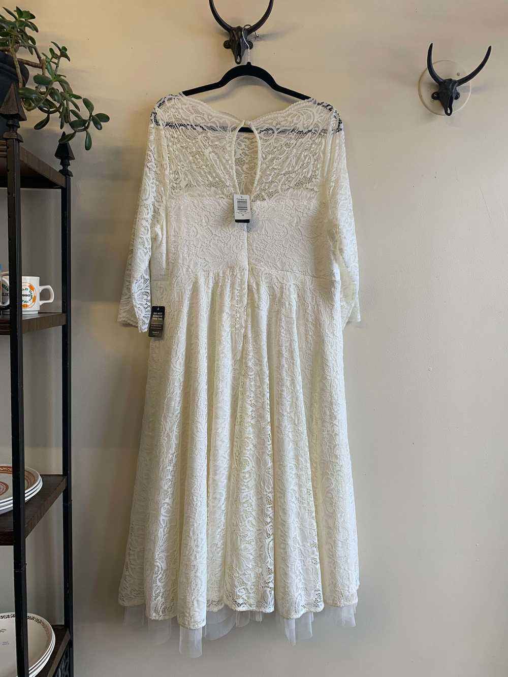 Torrid Ivory Lace Wedding Dress - 2X - image 1