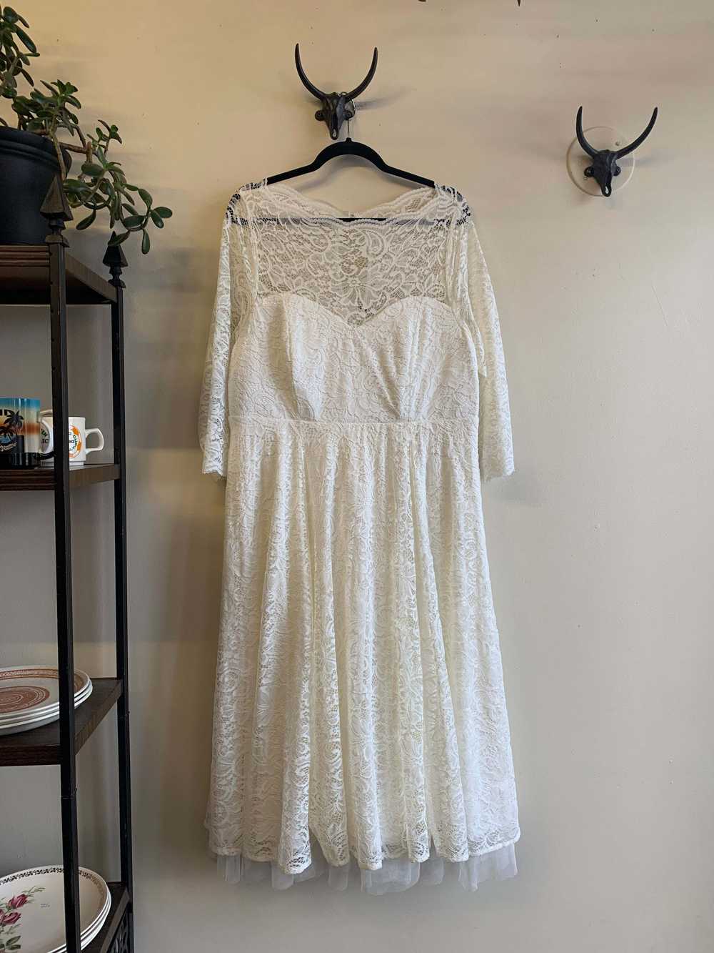 Torrid Ivory Lace Wedding Dress - 2X - image 3