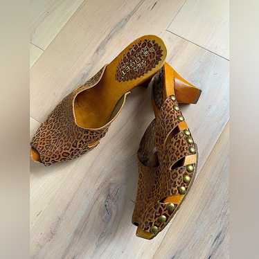 90s Bridget Shuster Wooden heels Leopard size 6.5… - image 1
