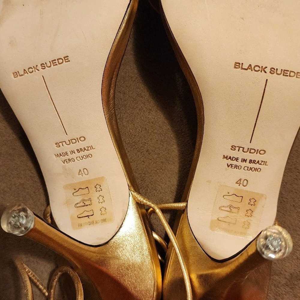 BLACK SUEDE STUDIO LEANDRA HEELED SANDAL IN GOLD … - image 10