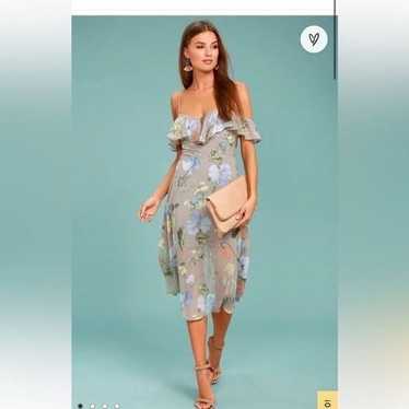 Lost + Wander Penelope Grey Floral Print  Midi Dr… - image 1