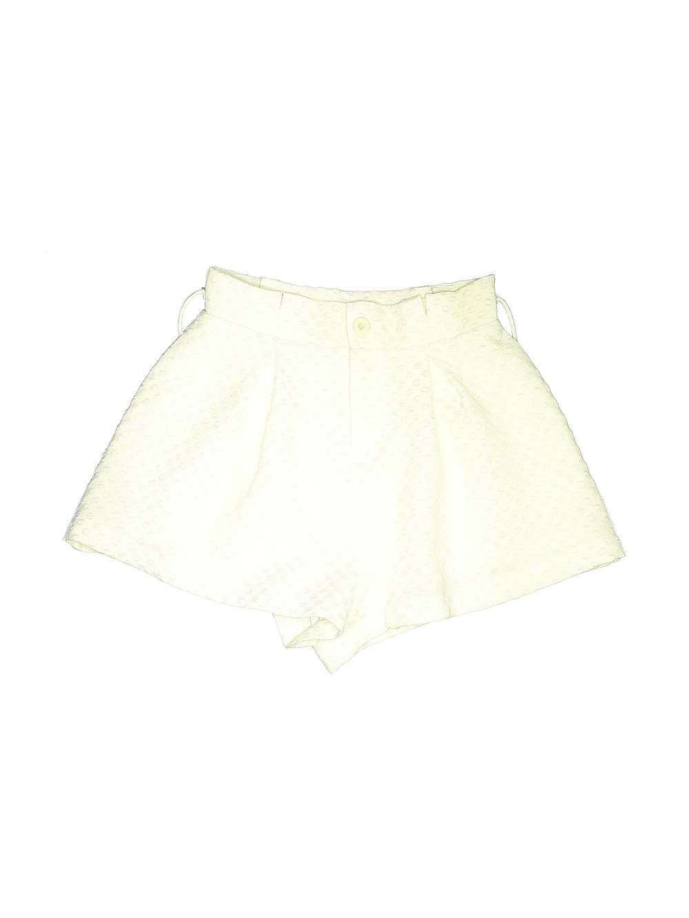 LèRumi Women Ivory Shorts S - image 1