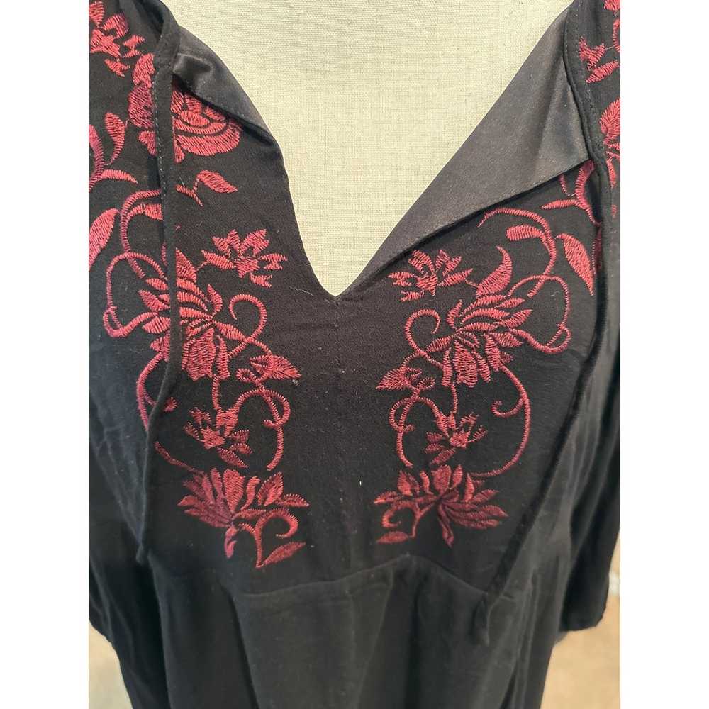 Women’s Torrid Boho Embroidered Dress. Size 2 (2X… - image 2