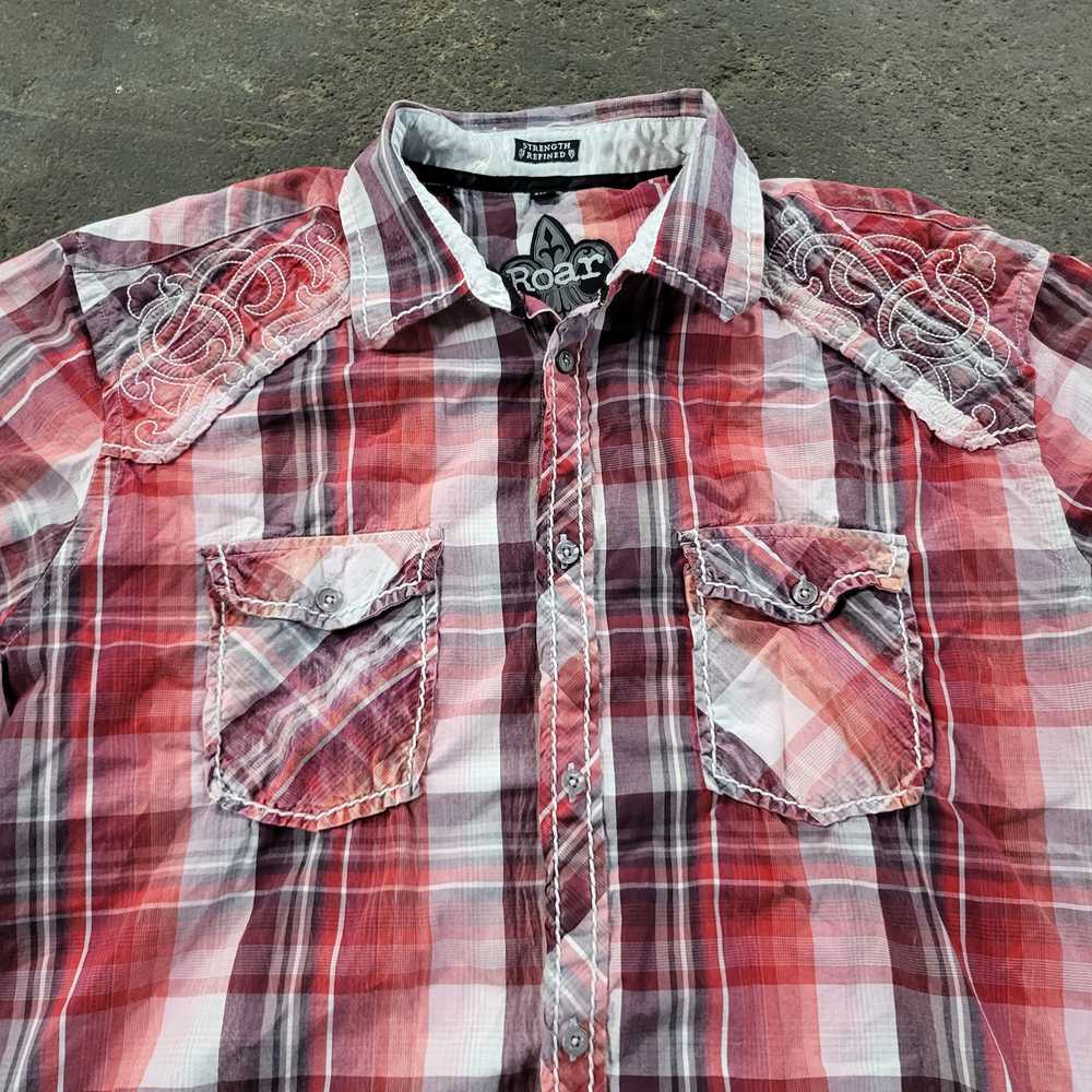 Roar Shirt Size XL Red Plaid Buckle Designer Embr… - image 2