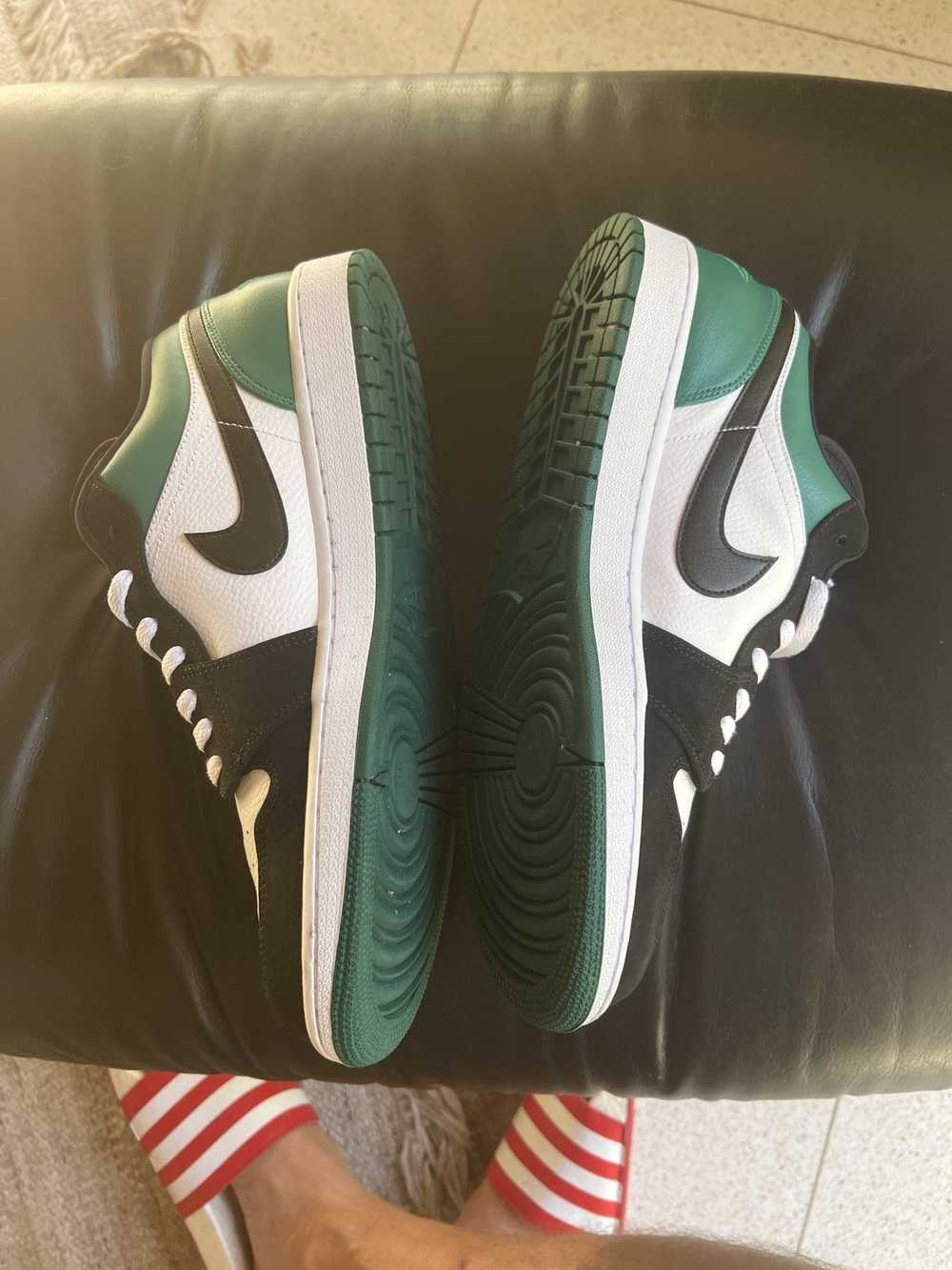 Nike Air Jordan 1 Low Mystic Green 2019 Size 14 - image 4