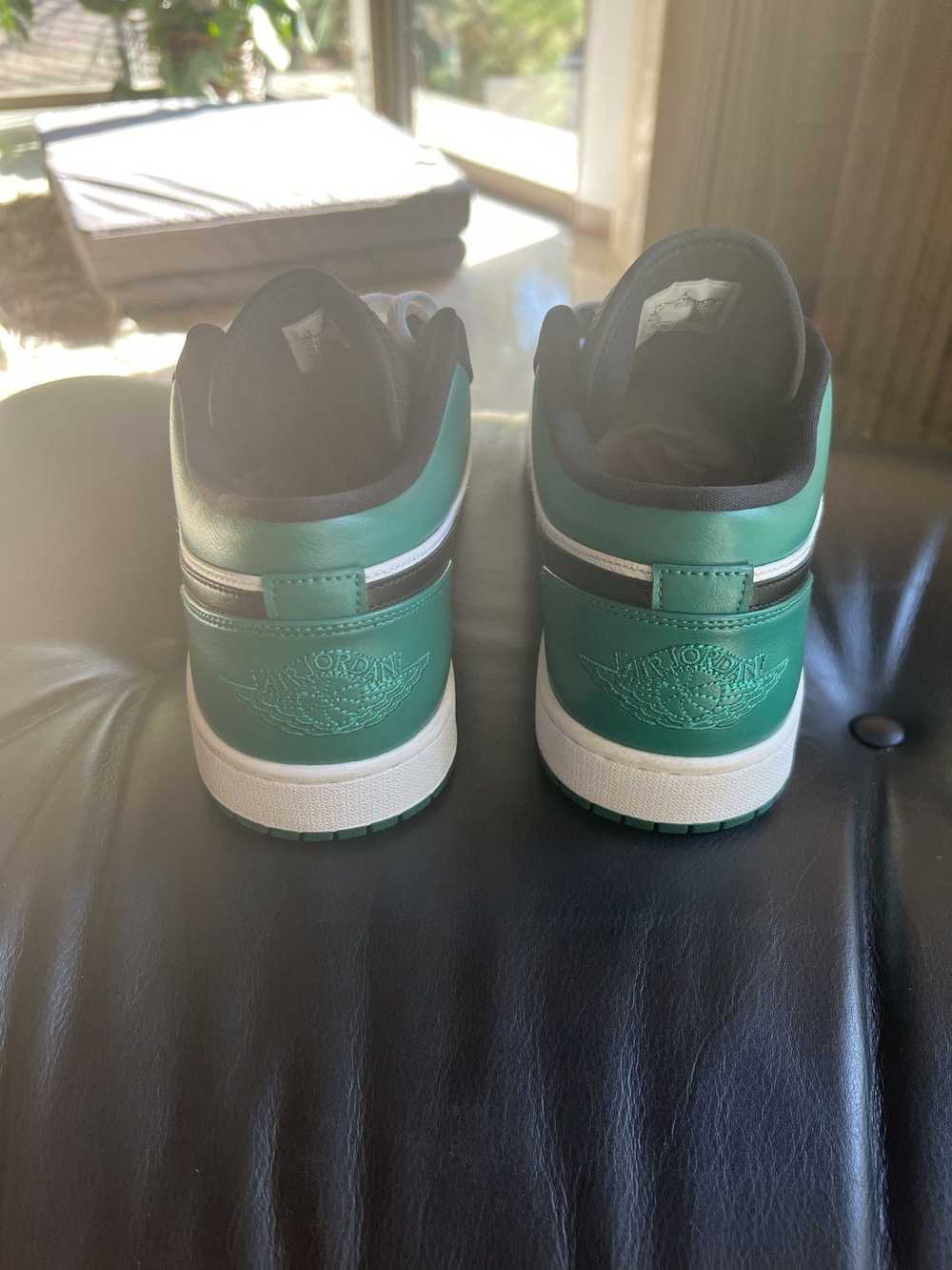 Nike Air Jordan 1 Low Mystic Green 2019 Size 14 - image 5