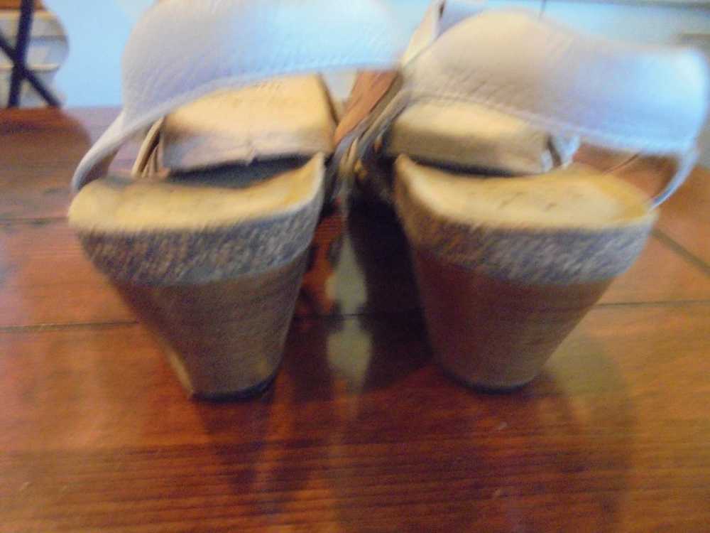 women's Taos white leather Spirit sandals size 9 … - image 4