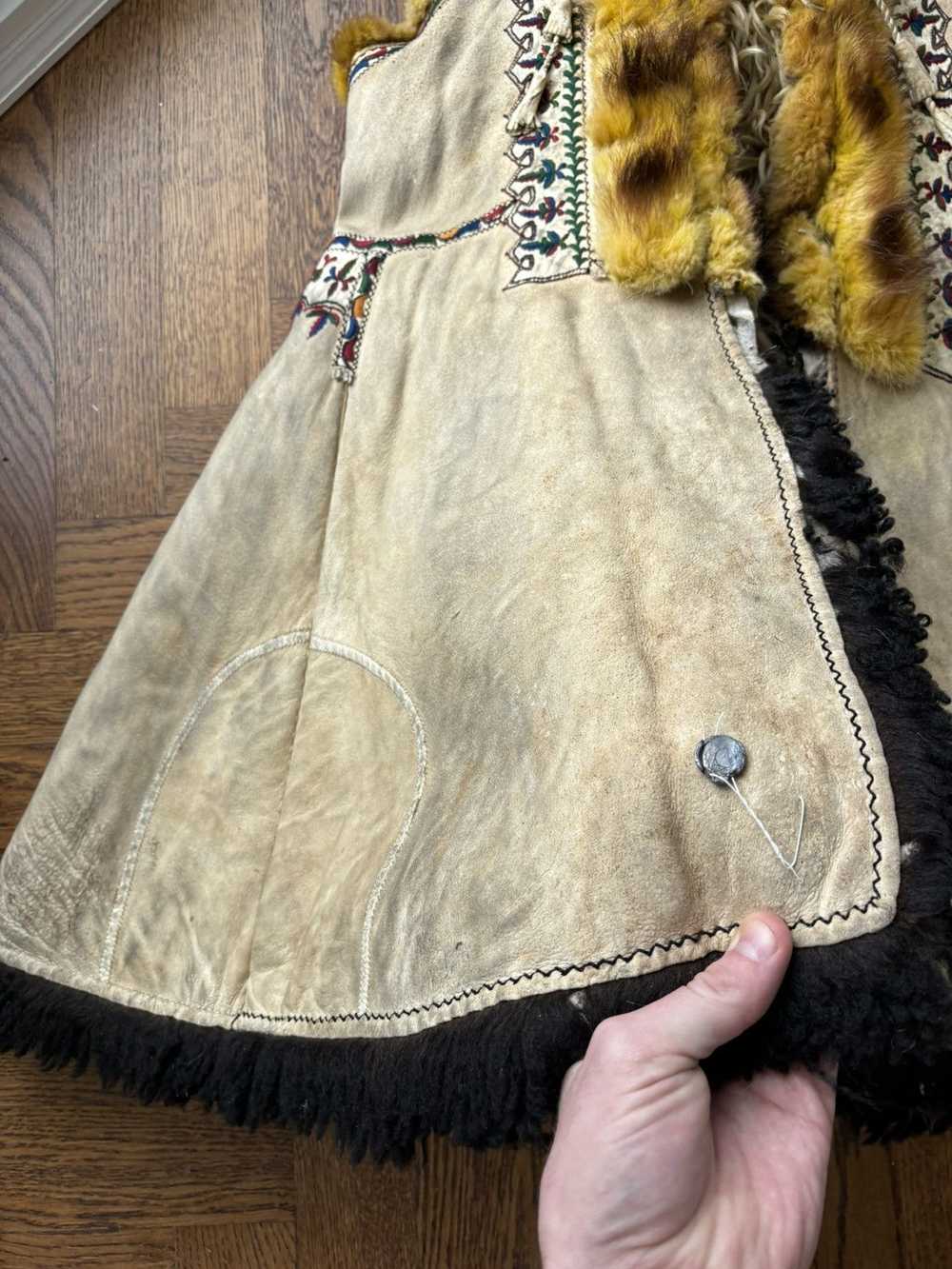 Antique × Sheepskin Coat × Vintage Antique Embroi… - image 10