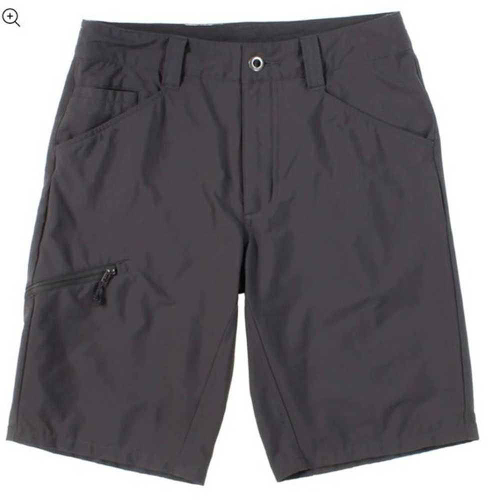 Patagonia Men’s Quandary Short in Forge Gray sz 3… - image 1