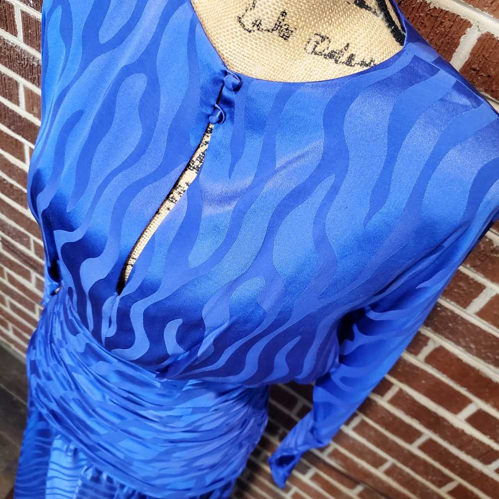 A J Bari Blue Zebra Jacquard Vintage Silk Drop Wa… - image 2