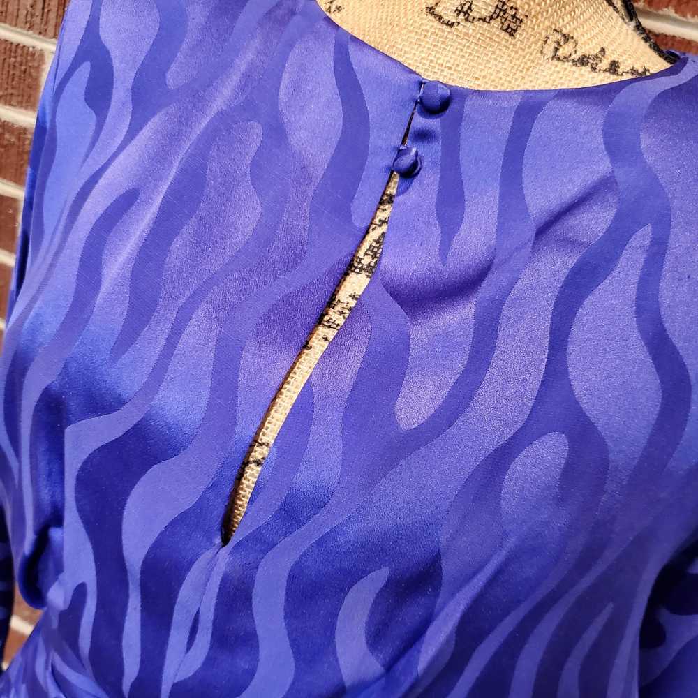 A J Bari Blue Zebra Jacquard Vintage Silk Drop Wa… - image 4